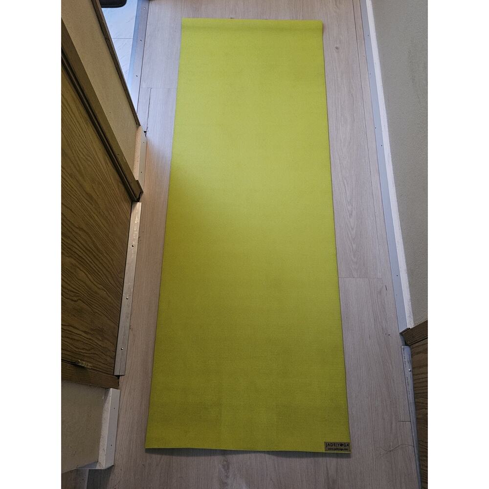 Jade Yoga Voyager Mat - Olive Green Mat - Size 68" x 24" - EUC
